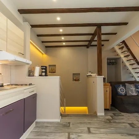 Nautical Old Town - With Roof Terrace דירה