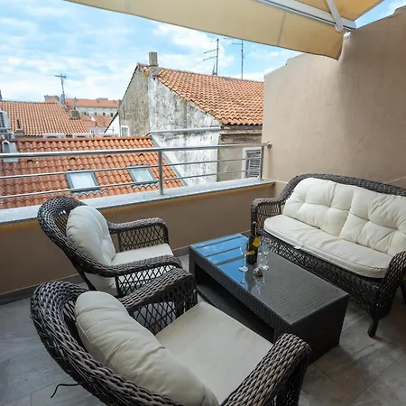 Nautical Old Town - With Roof Terrace * זאדאר